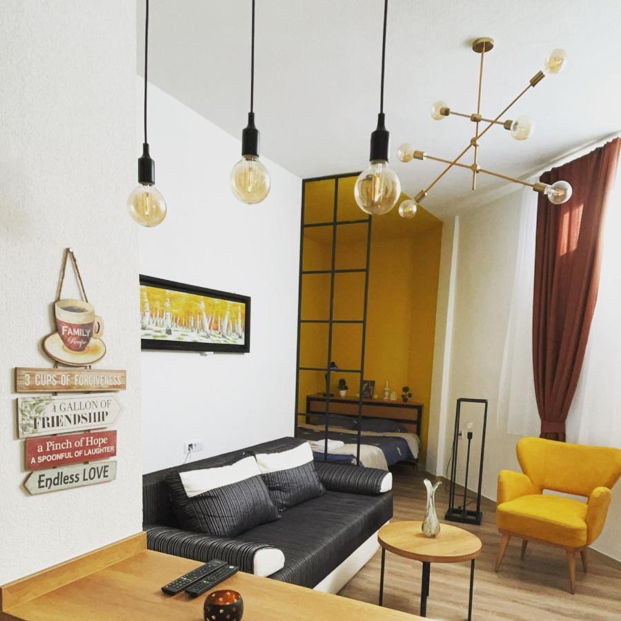 Ora-Prn, Studio Apartment In The City Centre 프리슈티나 외부 사진